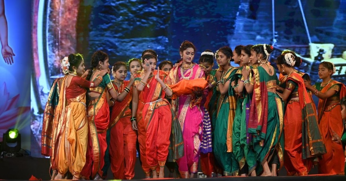 Secound slide> <!-- <img class=